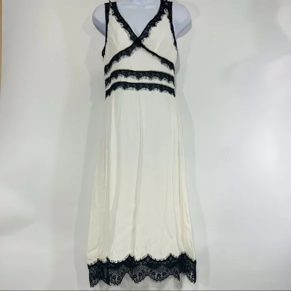 lace sleeve cover up for wedding dress ERIKA #6 / Bridal Lace Topper with Long Sleeves main image 1